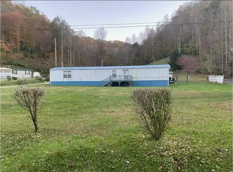 2645 Little Robinson Crk, Virgie, KY 41572