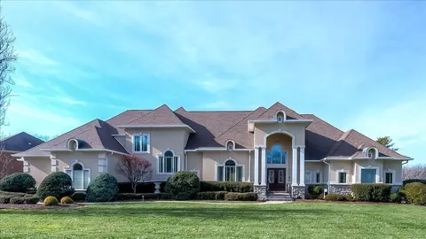 534 Country Ln, Frankfort, KY 40601