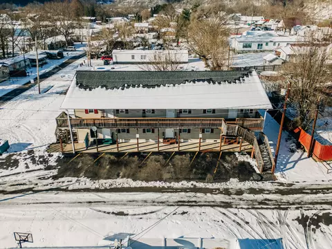 100 Mcclure St, West Van Lear, KY 41268 photo 2