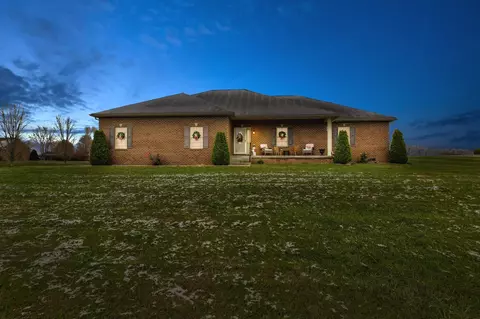 124 Meadow View Dr, Mount Sterling, KY 40353