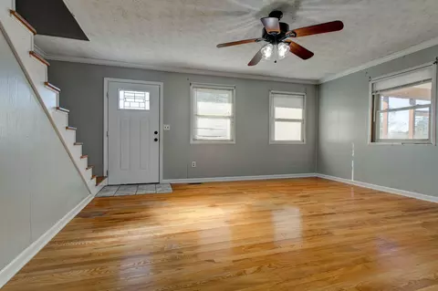 Living - 770 Pompeii Rd, Clay City, KY 40312 photo 3 of 6