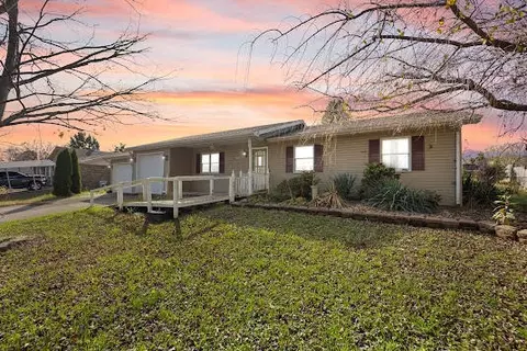 211 Twin Rivers Cir, Bronston, KY 42518