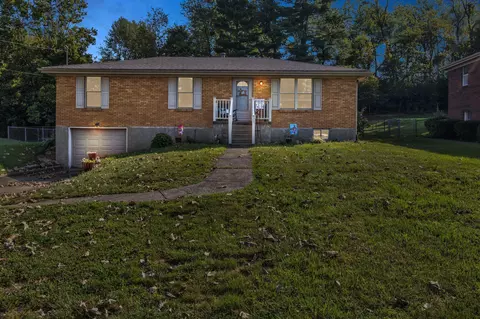 1055 Iroquois Dr, Mount Sterling, KY 40353