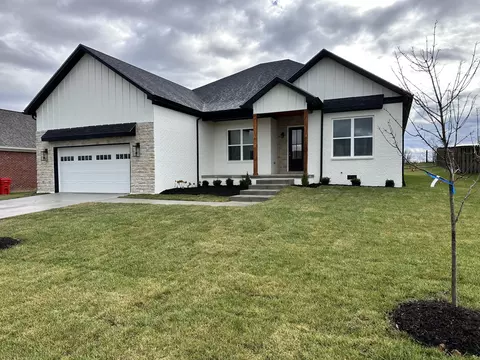 109 Halfhill Ln, Nicholasville, KY 40356