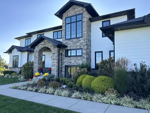 5670 Old Richmond Rd, Lexington, KY 40515