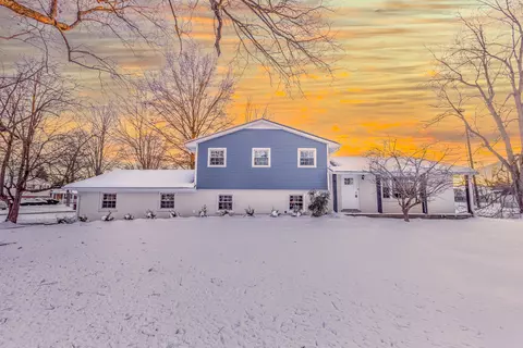 110 Ravenwood Rd, Versailles, KY 40383