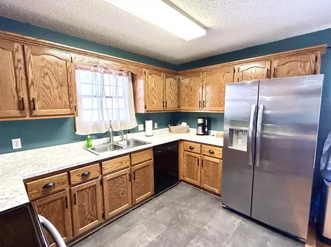 Kitchen - 79 Tranquility Pl, Burnside, KY 42519 photo 5 of 5