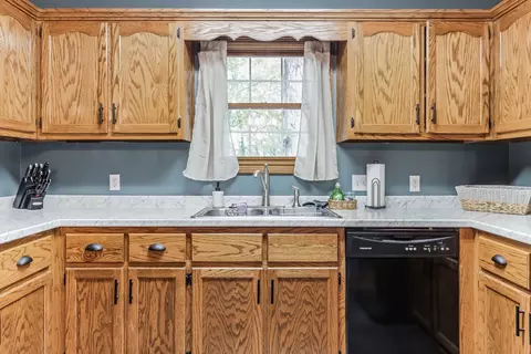 Kitchen - 79 Tranquility Pl, Burnside, KY 42519 photo 2 of 5