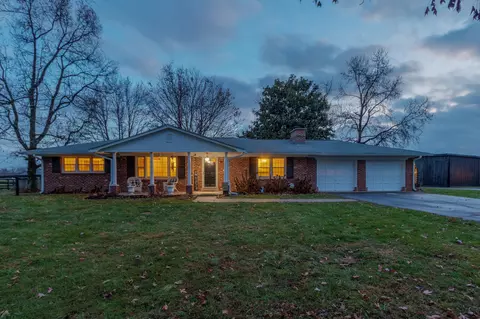 981 Hawkins Cummins Rd, Paris, KY 40361