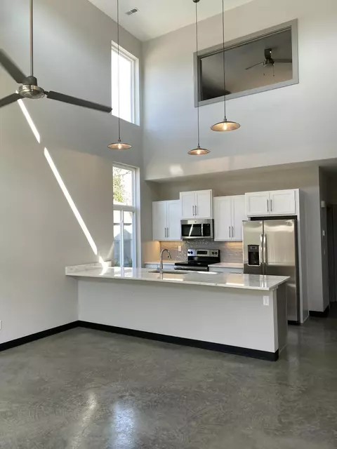 720 Burnett Farm Ln, Louisville, KY 40243
