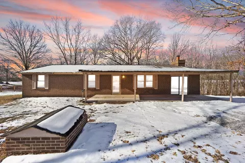 76 Combs Rd, Dunnville, KY 42528