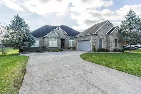 617 Fourwinds Dr, Richmond, KY 40475