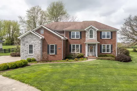 300 Whispering Brook Dr, Nicholasville, KY 40356