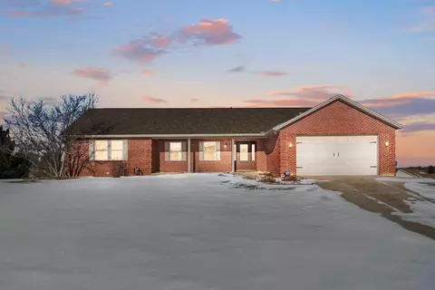 190 Lexington Trl, Dry Ridge, KY 41035