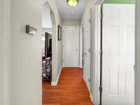 Entry Way - 614 E Third St, Perryville, KY 40468 photo 2 of 3