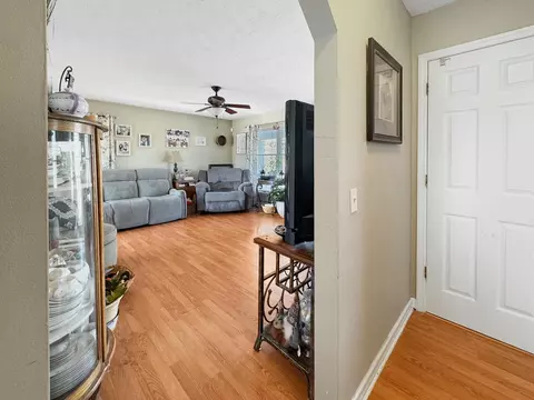 Entry Way - 614 E Third St, Perryville, KY 40468 photo 1 of 3