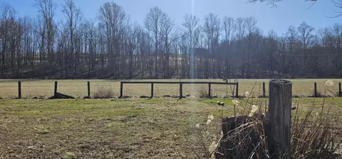 1011 Gilberts Creek Rd, Lawrenceburg, KY 40342