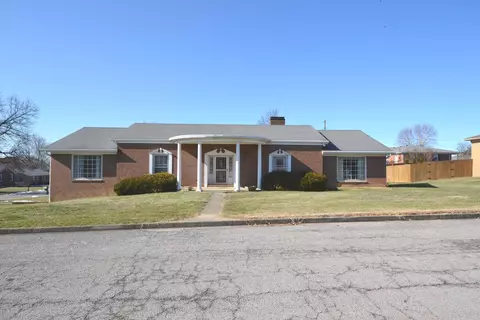 123 Pin Oak Dr, Lancaster, KY 40444