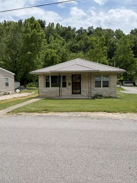 604 Glenn Ave, West Liberty, KY 41472