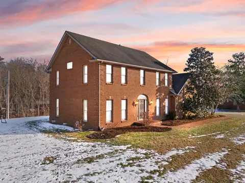 55 Lakeview Dr, Clay City, KY 40312