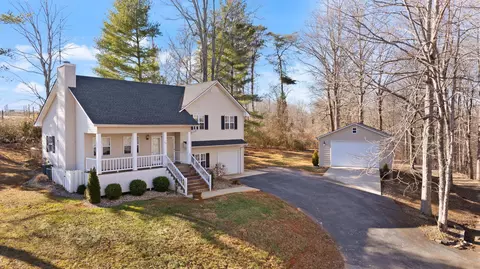 547 Lakeview Dr, Jamestown, KY 42629