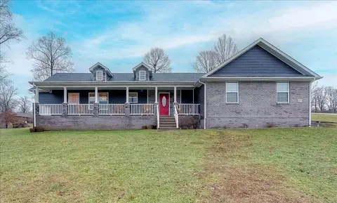 453 Lafayette Cir, Irvine, KY 40336