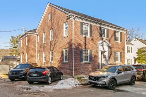 8 Felmer Ct, Frankfort, KY 40601