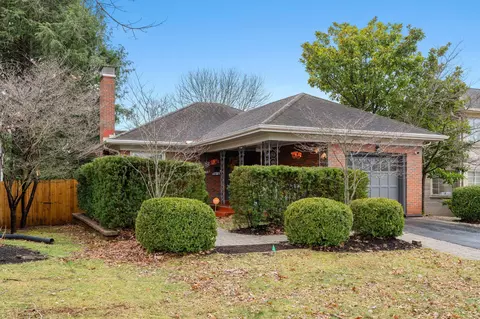 1208 Cooper Dr, Lexington, KY 40502