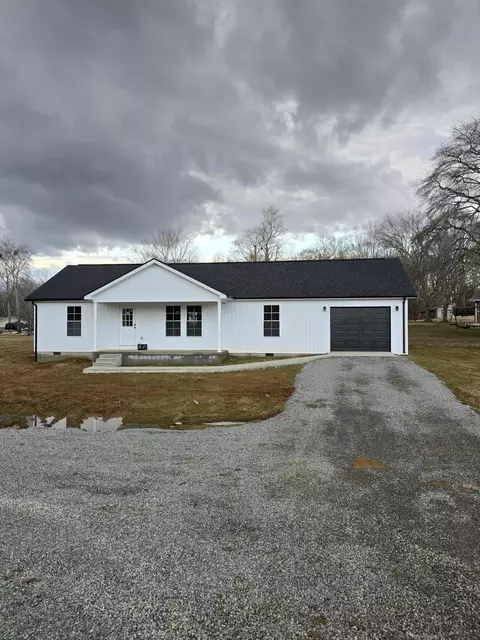 132 Comanche Way, Russell Springs, KY 42642