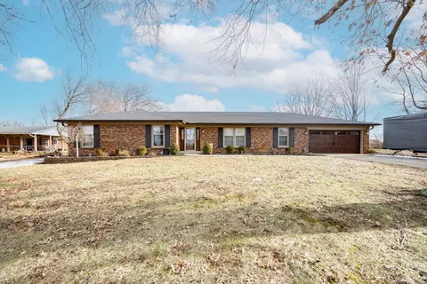 1065 Crestwood Hts, Paris, KY 40361