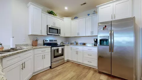 Kitchen - 108 Autumn Leaf Path Path, Georgetown, KY 40324 photo 1 of 5