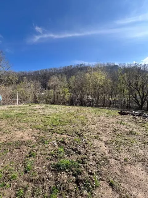 160 Fannin Ln, Prestonsburg, KY 41653