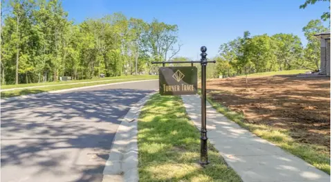 101 Polly Ct, Nicholasville, KY 40356
