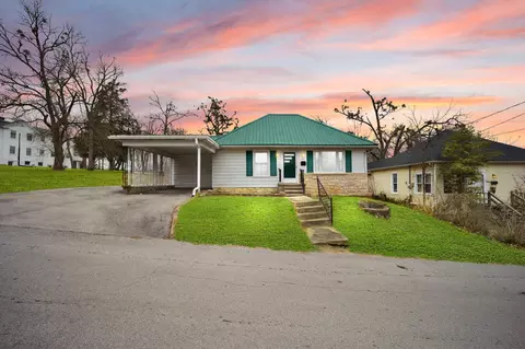 327 Barr St, Harrodsburg, KY 40330