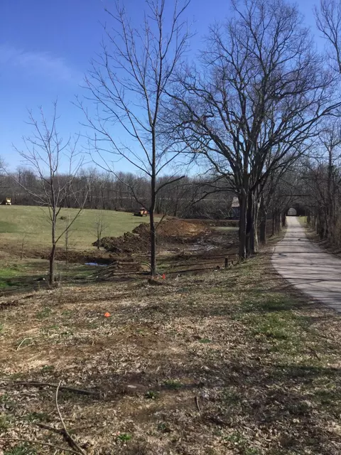 775 Escondido Rd, Paris, KY 40361