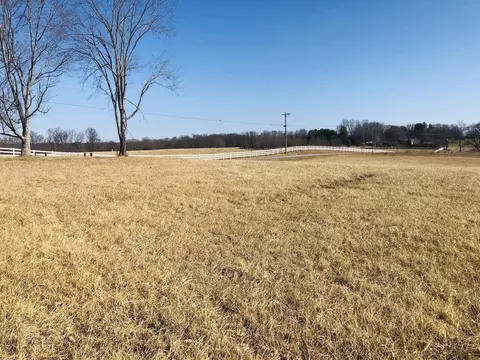 2 Justin Ln, Russell Springs, KY 42642