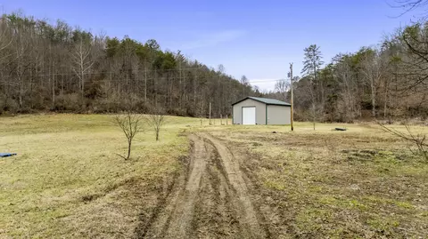 1657 Cave Branch Rd, Campton, KY 41301 photo 2