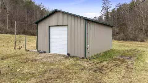 1657 Cave Branch Rd, Campton, KY 41301 photo 3