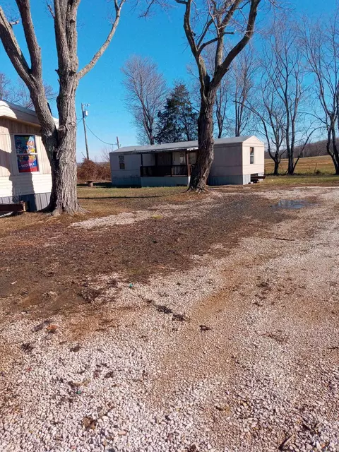 224 Ore Mines Rd, Owingsville, KY 40360