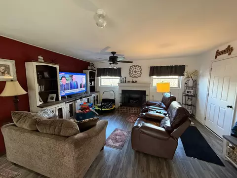 Living - 106 Walnut Ln, Gray, KY 40734 photo 3 of 3