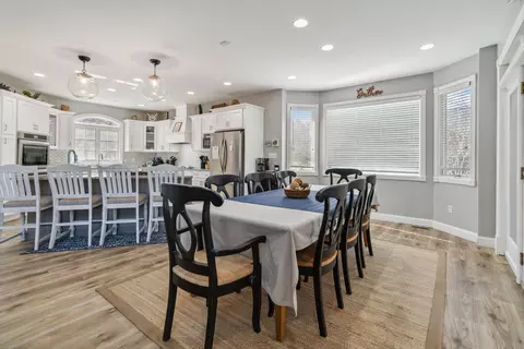 Dining - 2576 Roberts Bend Rd, Burnside, KY 42519 photo 2 of 4