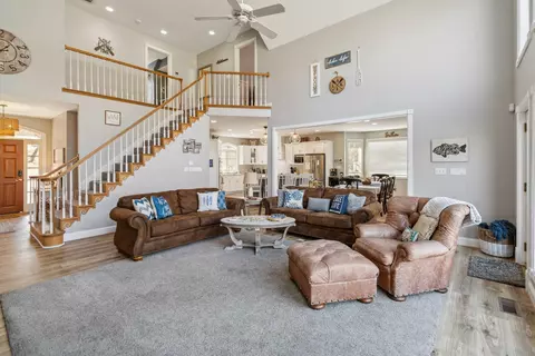 Living - 2576 Roberts Bend Rd, Burnside, KY 42519 photo 2 of 5