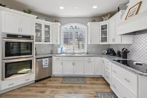 Kitchen - 2576 Roberts Bend Rd, Burnside, KY 42519 photo 6 of 6