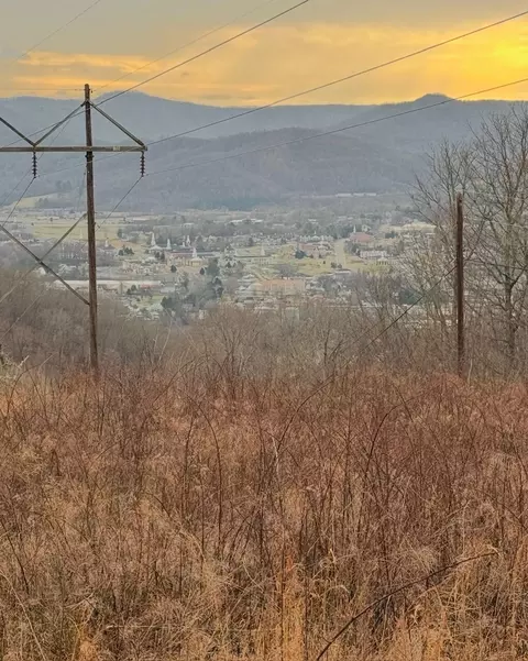 9999 King Mountain Rd, Williamsburg, KY 40769