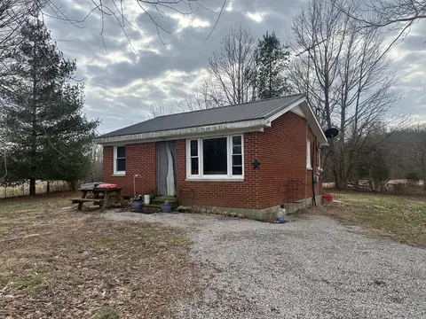1073 Howards Bottom Rd, Burkesville, KY 42717