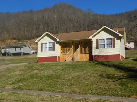 40 Station Rd, Harlan, KY 40831