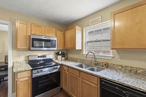 Kitchen - 138 Rodeo Dr, Georgetown, KY 40324 photo 3 of 3