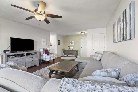 Living - 138 Rodeo Dr, Georgetown, KY 40324 photo 3 of 3