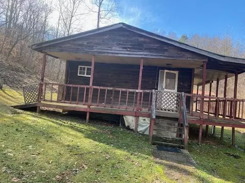 2412 Left Fork Little Blaine Rd, Louisa, KY 41230