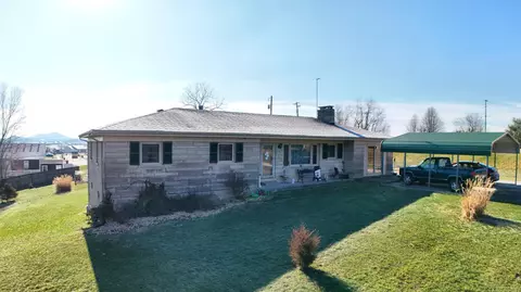 102 Maple Dr, Berea, KY 40403